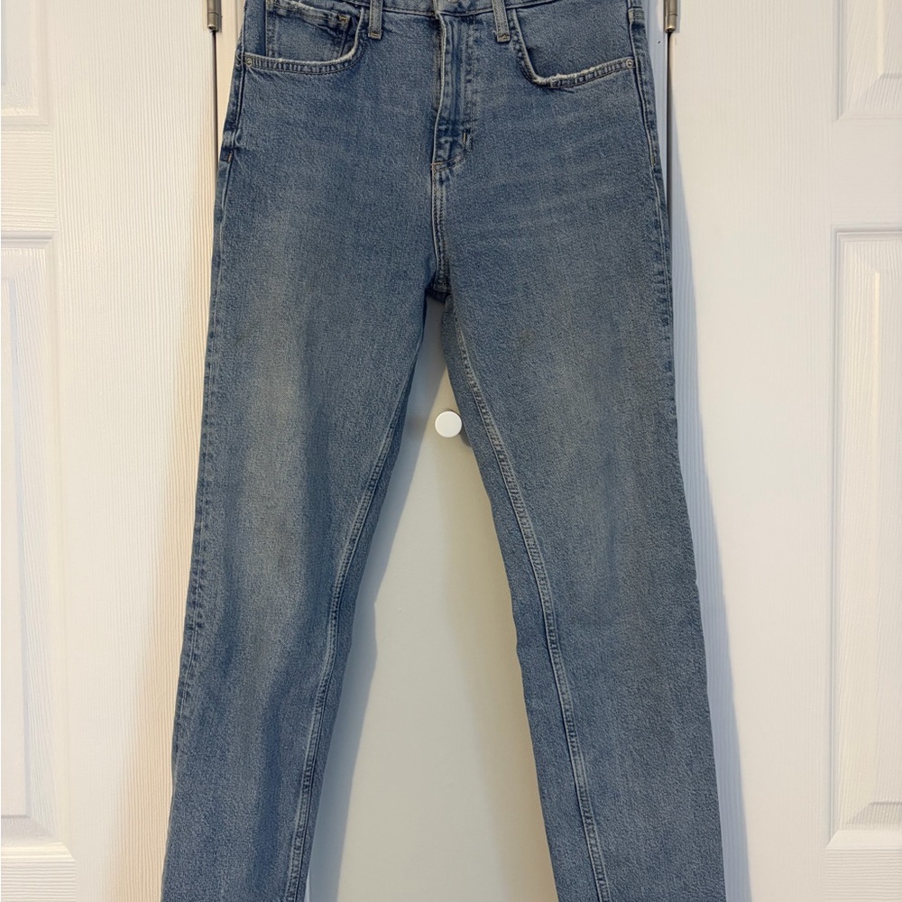 Zara Women's Straight Leg Jeans in Light Blue Wash Size 4